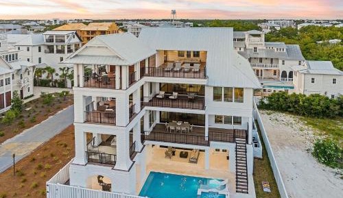 Eight-Bedroom Holiday Home