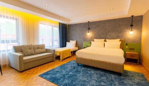 Deluxe Family Room