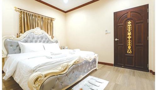 Standard King Room
