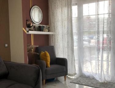 Deluxe One-Bedroom Apartment