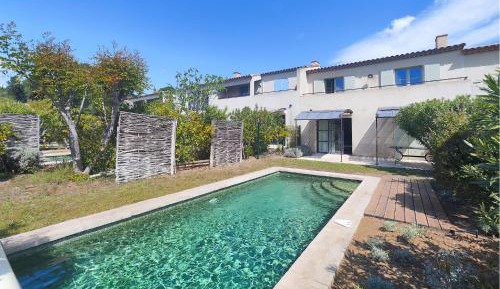 Three-Bedroom Holiday Home 