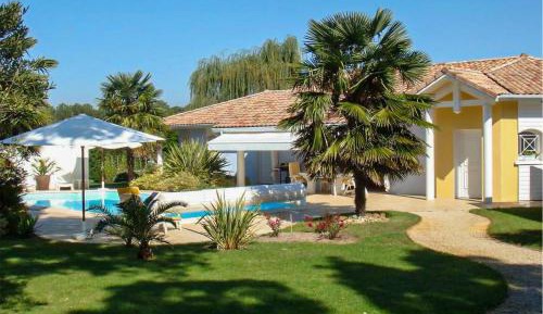 Three-Bedroom Holiday Home 