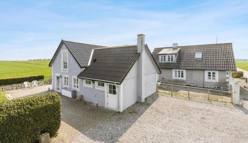 Four-Bedroom Holiday Home