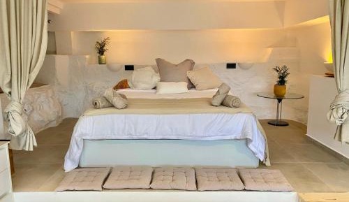 King Studio with Sofa Bed