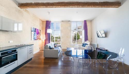Deluxe Apartment