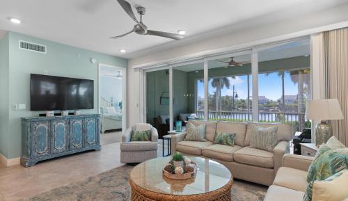Three-Bedroom Holiday Home 