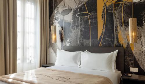Deluxe Suite