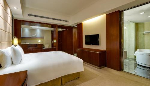 Deluxe King Room with Ocean View - Smoking
