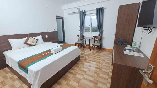Deluxe Double Room (2 Adults + 1 Child)