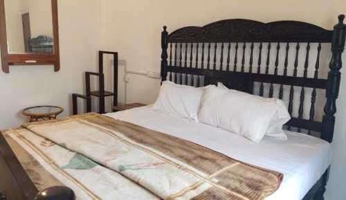 Deluxe Double Room (2 Adults + 1 Child)