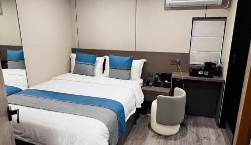 Superior One-Bedroom Apartment