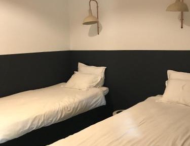 King Room with Roll-In Shower - Disability Access