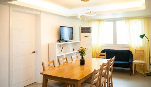 Three-Bedroom House 3F