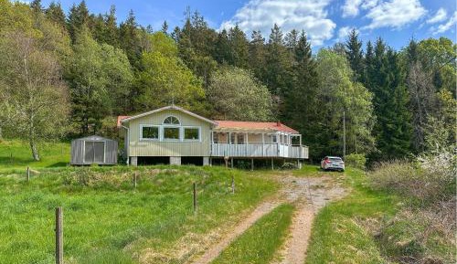 Three-Bedroom Holiday Home 