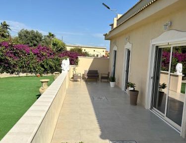 Apartment with Garden View