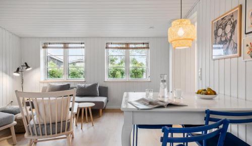 One-Bedroom Holiday Home