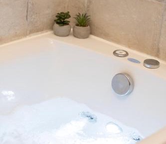 Deluxe Suite with Spa Bath
