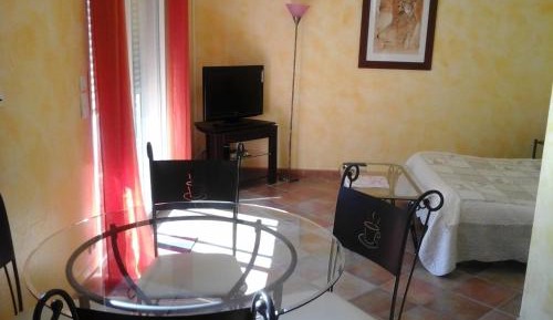 Studio (2 Adults)
