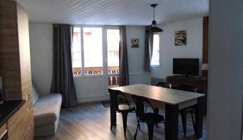 Apartment (4 Adults)