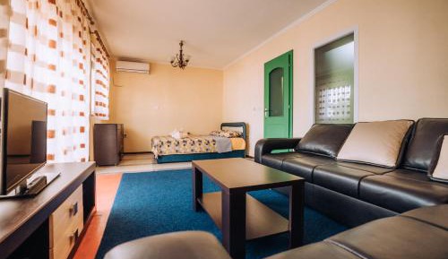 Two-Bedroom Apartment with Lake View