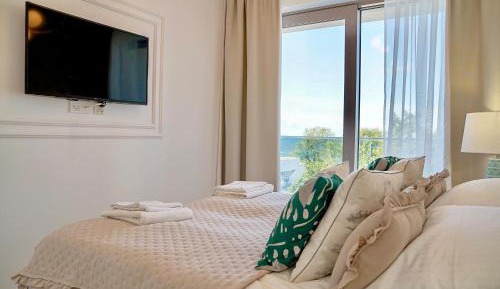 One-Bedroom Apartment with Sea View