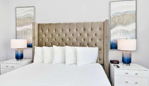 4 Bedroom Luxury Condo w/Patio