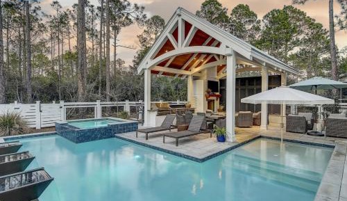 Four-Bedroom Holiday Home