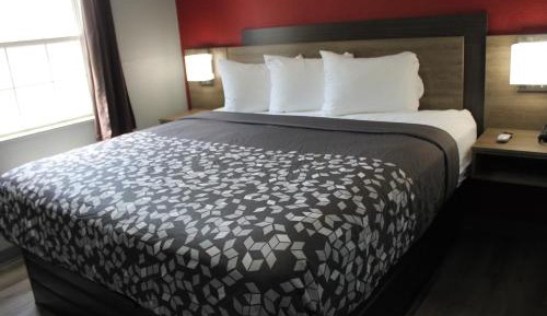 Deluxe King Suite