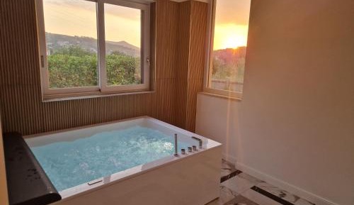 King Room with Spa Bath