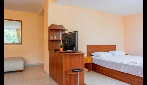 One-Bedroom Apartment with Balcony