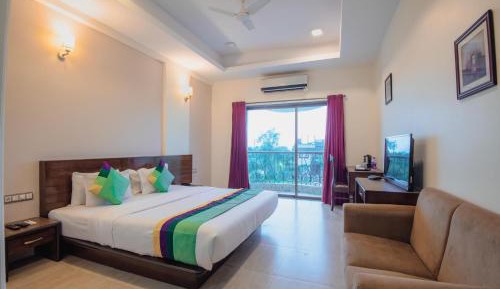 Deluxe Room with Balcony