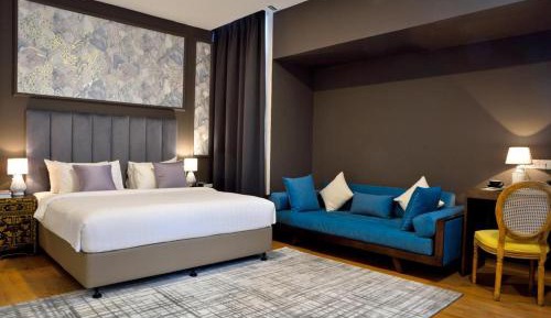 Deluxe King Room