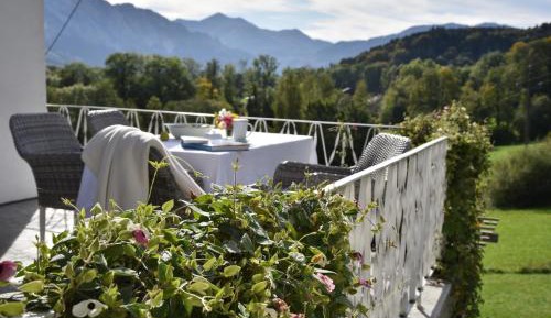 One-Bedroom Apartment with Terrace