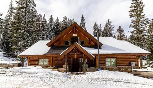 Four-Bedroom Holiday Home