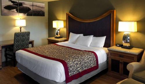 Deluxe King Room