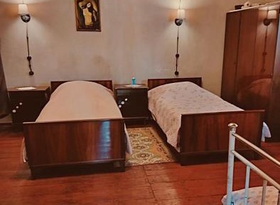 Basic Triple Room with Shared Bathroom