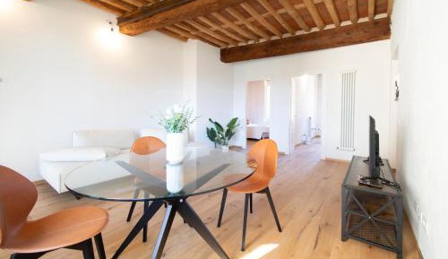 Apartment with Garden View