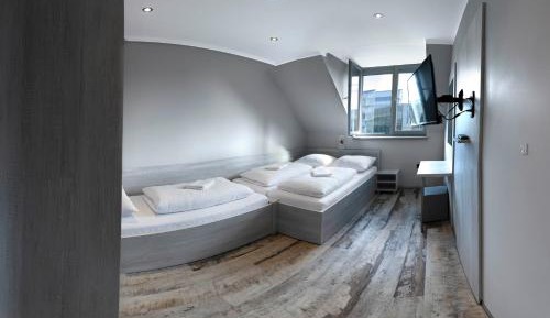 3 Person Room