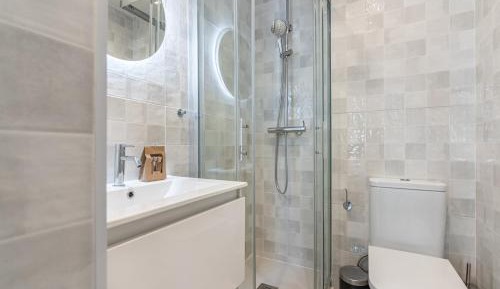 One-Bedroom Premier Apartment