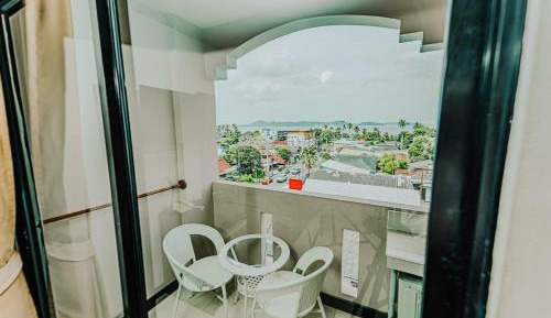 Deluxe Double or Twin Room with Sea View