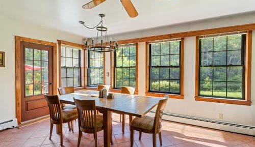 Three-Bedroom Holiday Home 