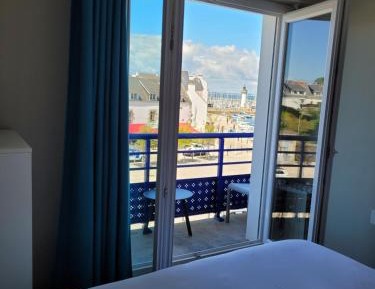 Double Room with Balcony and Sea View