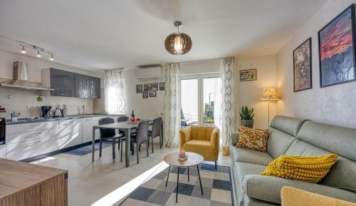 Apartment with Balcony