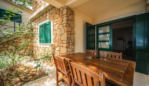 Private Entrance One-Bedroom Bungalow