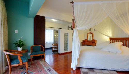 Deluxe Family Room (2 Adults + 3 Children)