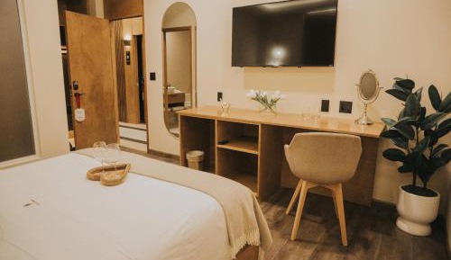 Deluxe Queen Room