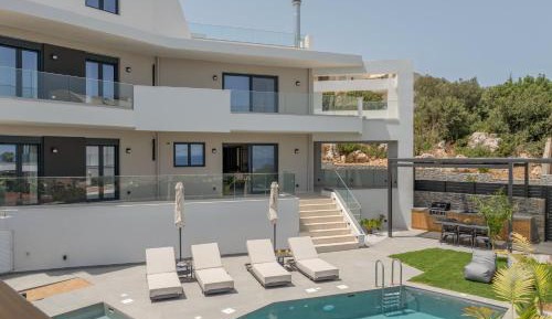 Anama Villa II, with Pool & Town View 