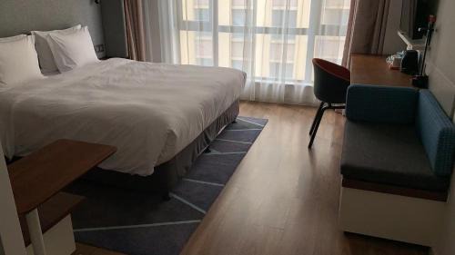 Standard King Room - High Floor