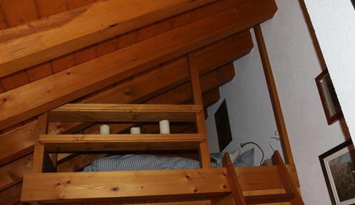 One-Bedroom Apartment with Mountain View