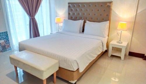 Deluxe Queen Room